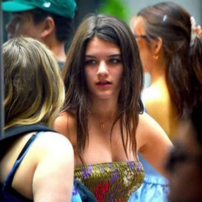 Same in puberty, Suri Cruise amp;#34;beatamp;#34; Angelina's daughter who was going to be transgender - 3