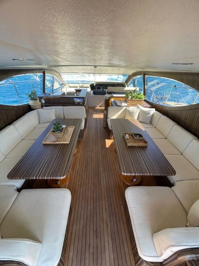 Inside billionaire Elon Musk's superyacht, he rents a resort with a starting price of $ 7,000 / day - Photo 5.