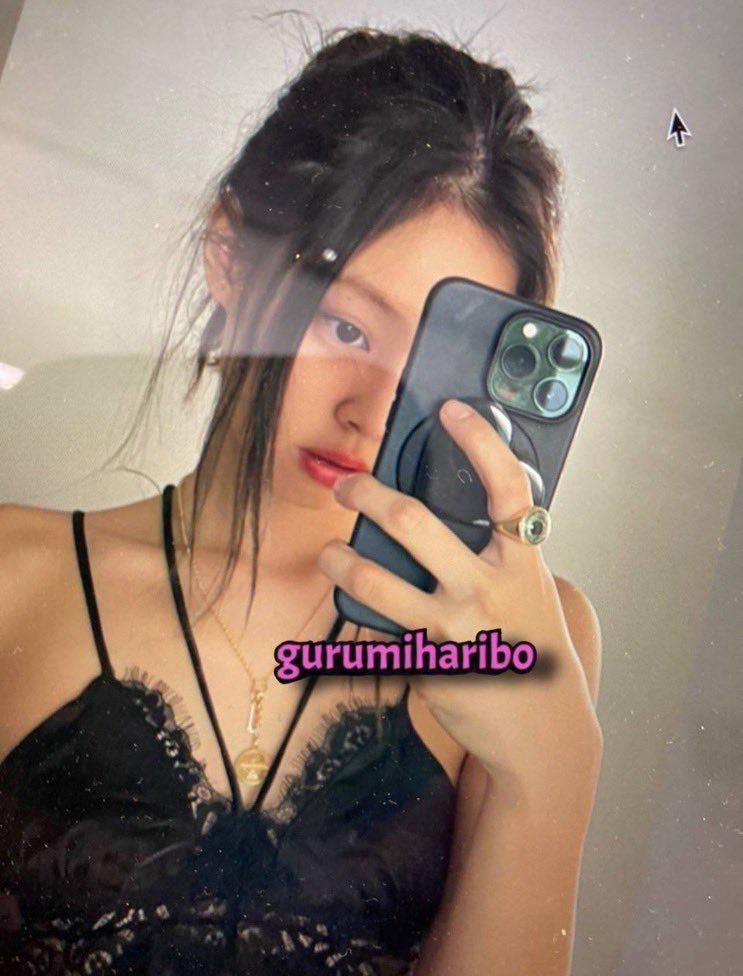 Jennie (BLACKPINK) revealed more sensitive photos, including sexy dance videos-8