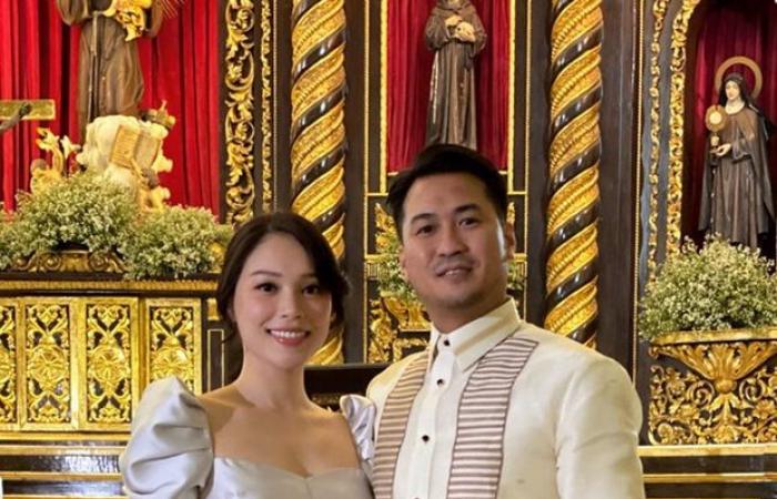 Miss Phuong Khanh and the Phillip Nguyen brothers are about to arrive at the wedding venue, the bridesmaids are already in the Philippines!